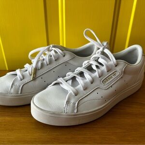 Adidas Sleek Series White Casual Sneakers with Gold Logo